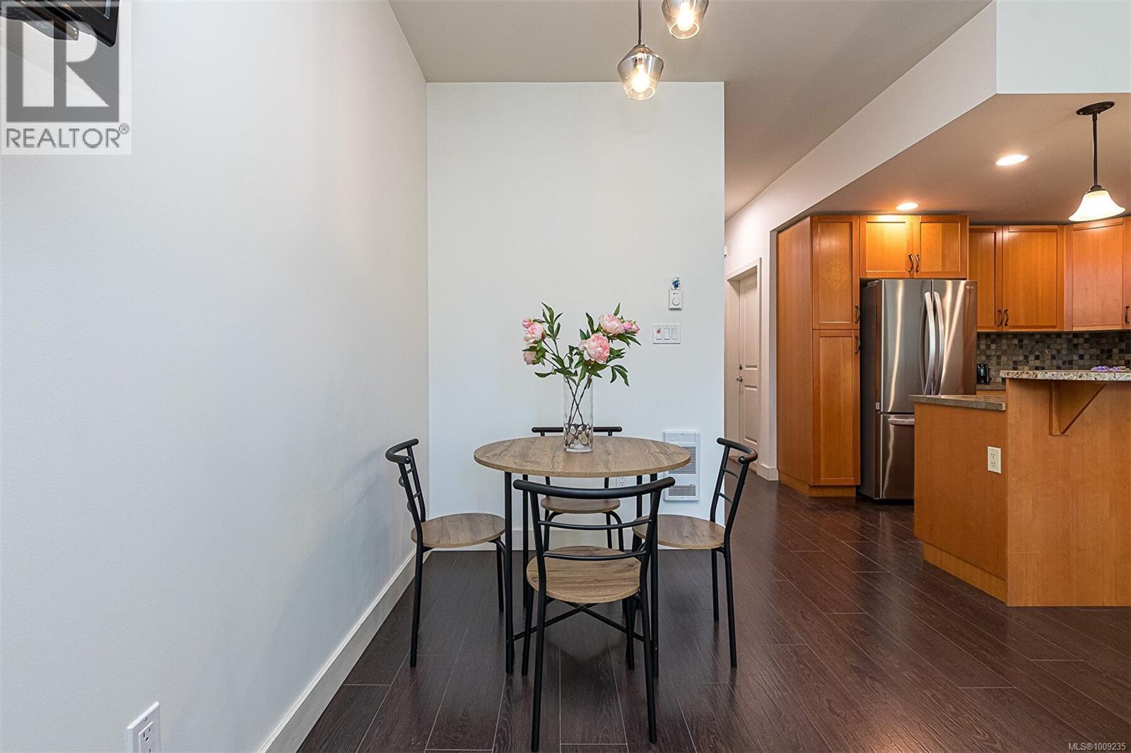 Photo 10 of 870 Brock Ave, Langford BC