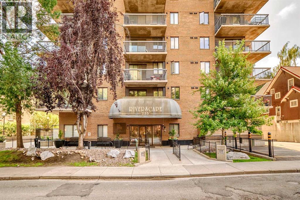 Single Family House for Sale in    Avenue SW Mission Calgary 