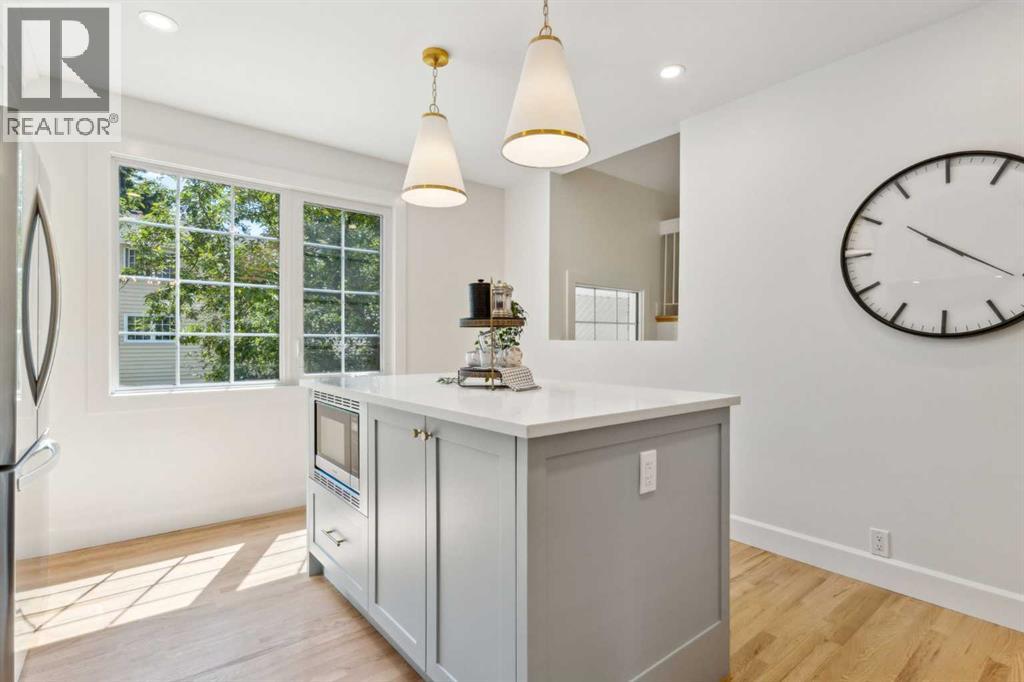 Single Family House for Sale in  Point Mckay Gardens NW Point McKay Calgary 
