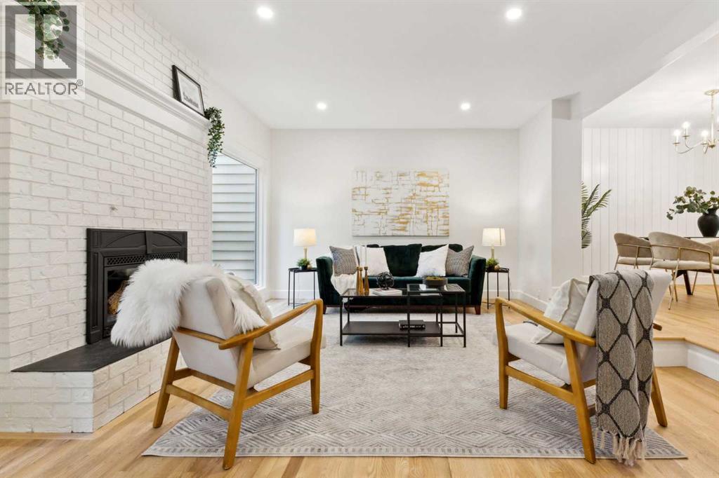 Single Family House for Sale in  Point Mckay Gardens NW Point McKay Calgary 
