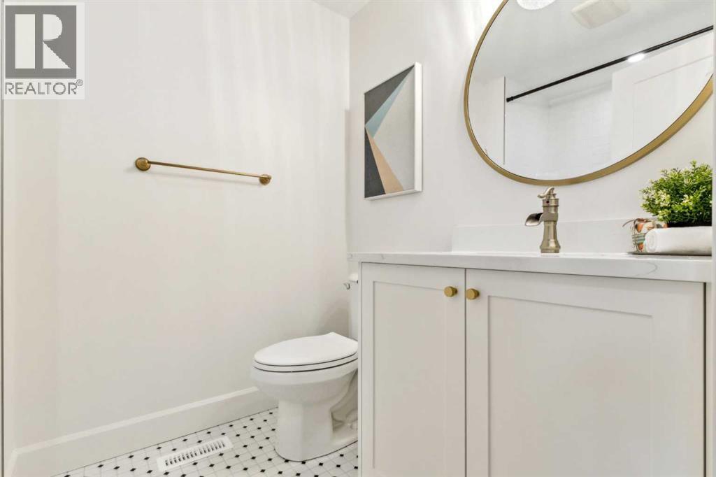 Single Family House for Sale in  Point Mckay Gardens NW Point McKay Calgary 