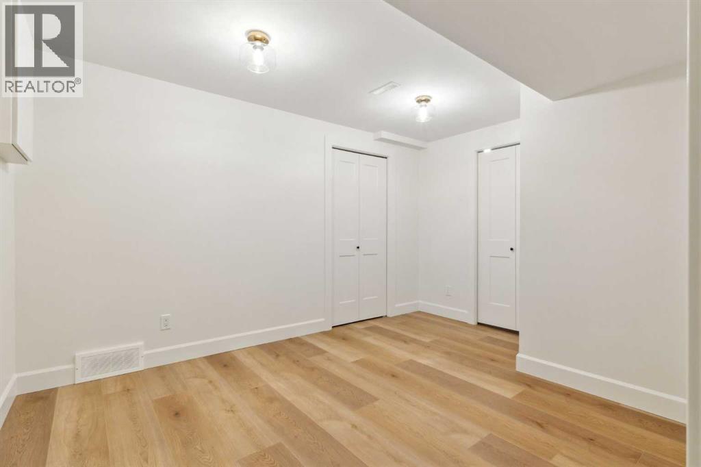 Single Family House for Sale in  Point Mckay Gardens NW Point McKay Calgary 