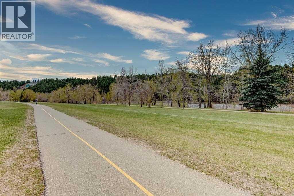 Single Family House for Sale in  Point Mckay Gardens NW Point McKay Calgary 