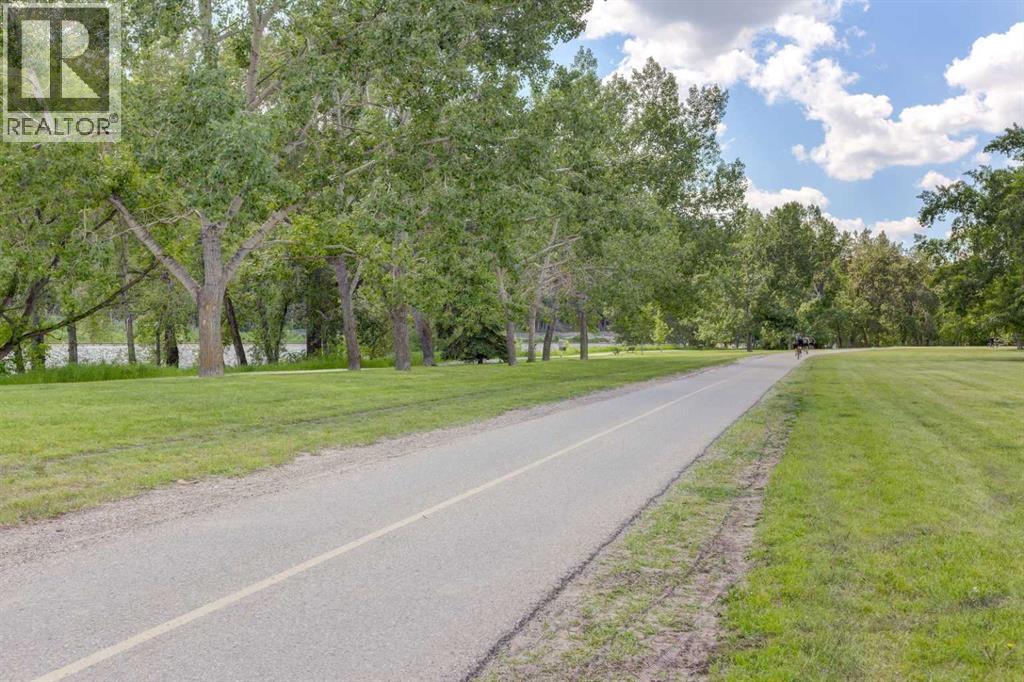Single Family House for Sale in  Point Mckay Gardens NW Point McKay Calgary 