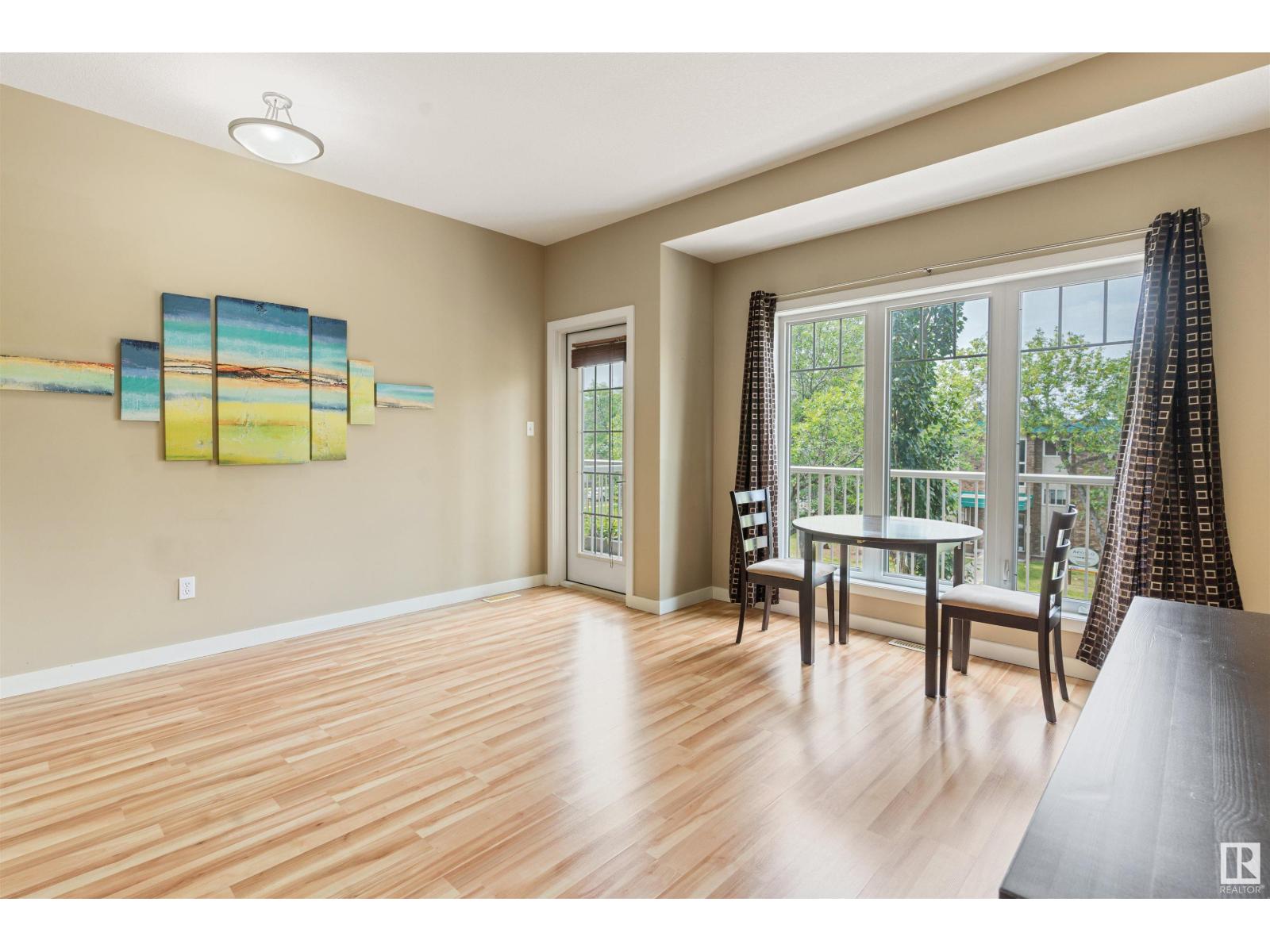 Photo 11 of 6 11913 103 St Nw Nw, Edmonton AB