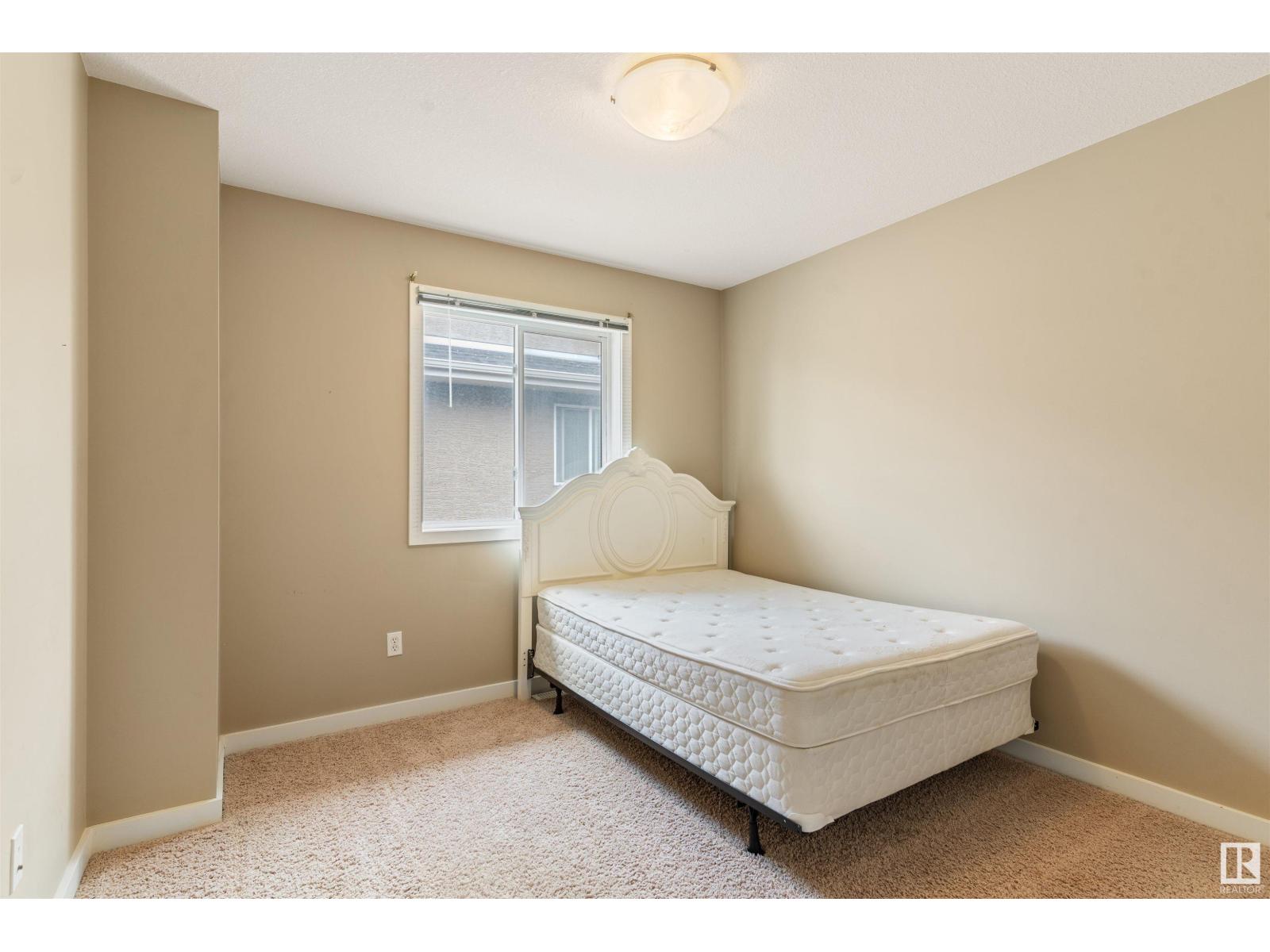 Photo 12 of 6 11913 103 St Nw Nw, Edmonton AB