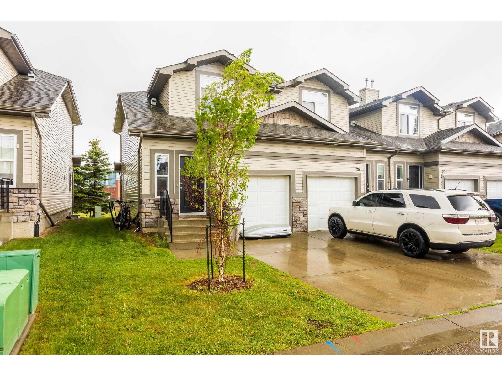 Photo 1 of 27 9511 102 Av, Morinville AB