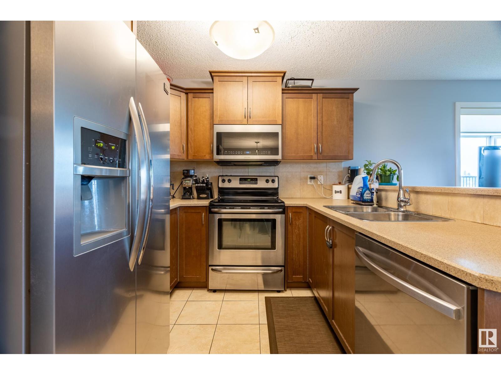 Photo 5 of 27 9511 102 Av, Morinville AB