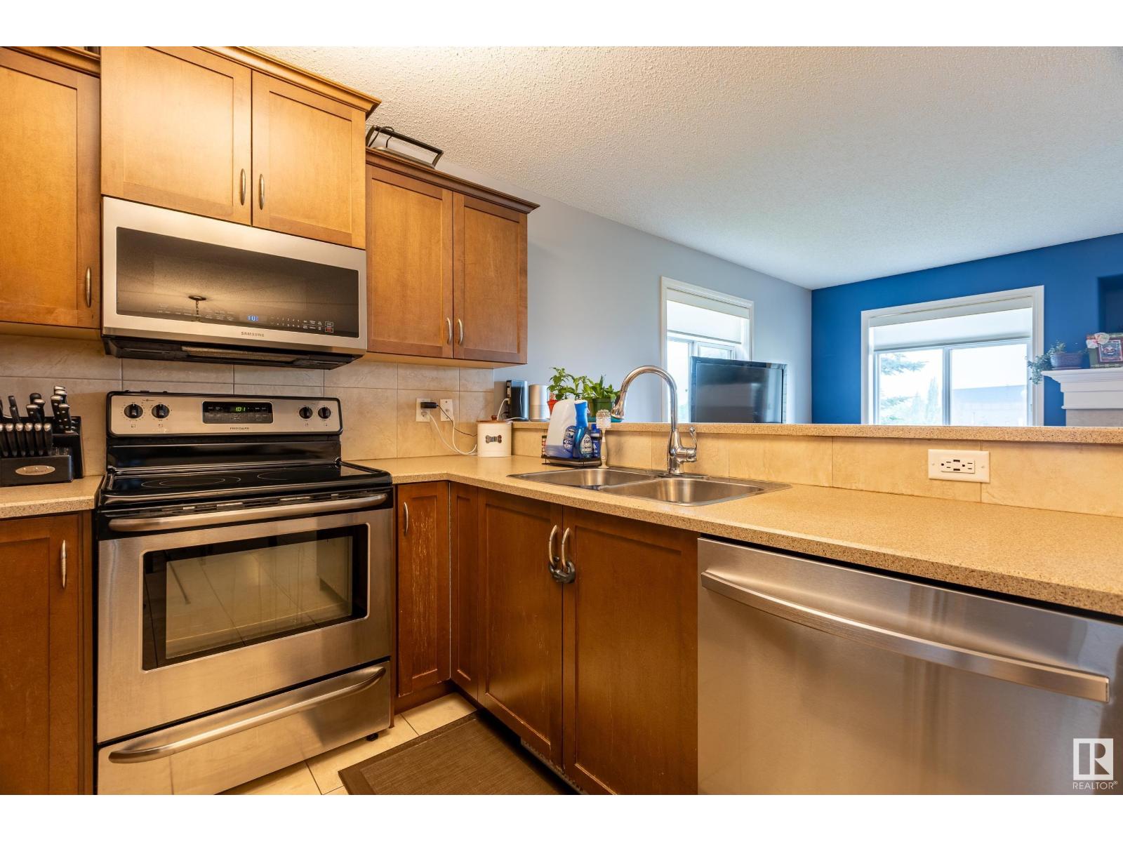 Photo 6 of 27 9511 102 Av, Morinville AB