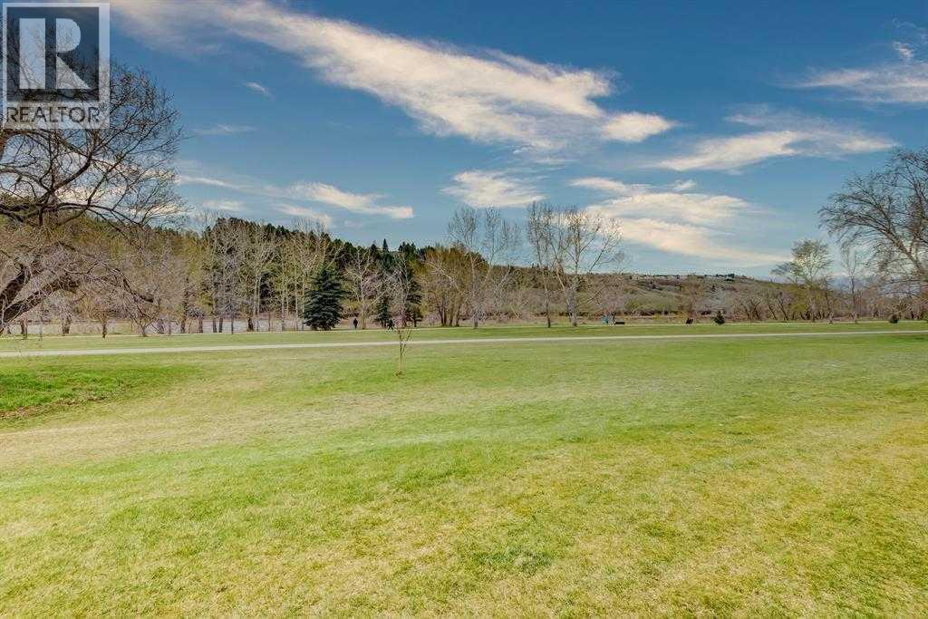 Single Family House for Sale in  Point Mckay Gardens NW Point McKay Calgary 