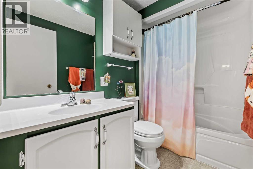 Single Family House for Sale in   Silverdale Drive NW Silver Springs Calgary 