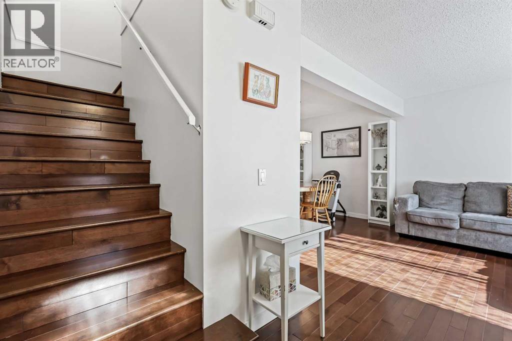 Single Family House for Sale in   Silverdale Drive NW Silver Springs Calgary 