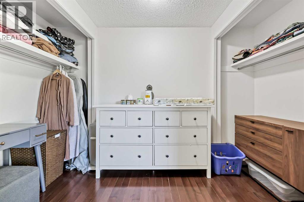 Single Family House for Sale in   Silverdale Drive NW Silver Springs Calgary 