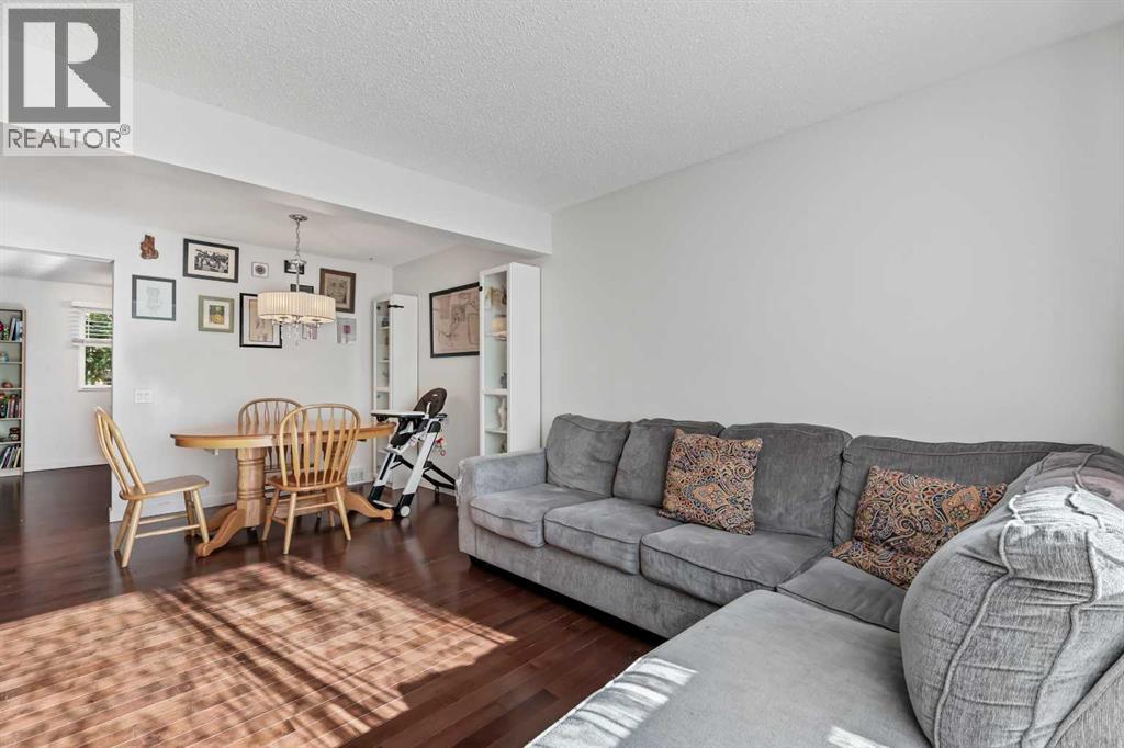 Single Family House for Sale in   Silverdale Drive NW Silver Springs Calgary 