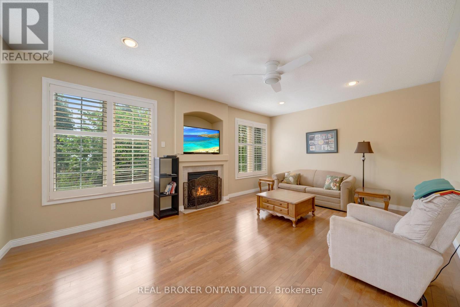 Photo 34 of 5689 Roseville Court, Burlington ON