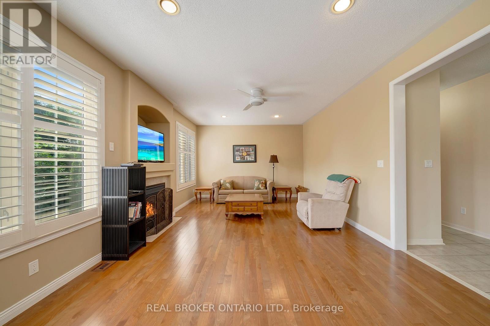 Photo 38 of 5689 Roseville Court, Burlington ON
