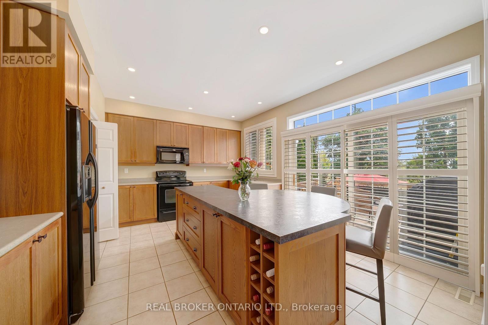 Photo 32 of 5689 Roseville Court, Burlington ON