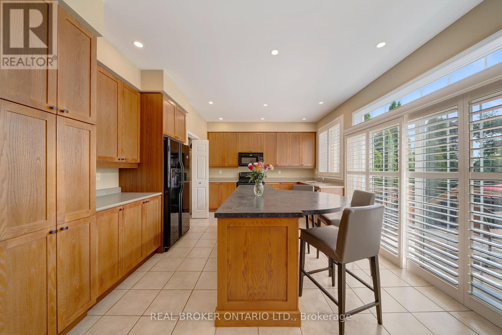 Photo 43 of 5689 Roseville Court, Burlington ON