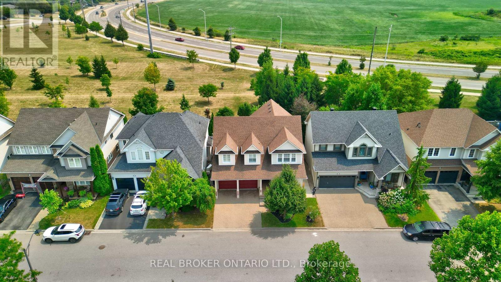 Photo 5 of 5689 Roseville Court, Burlington ON