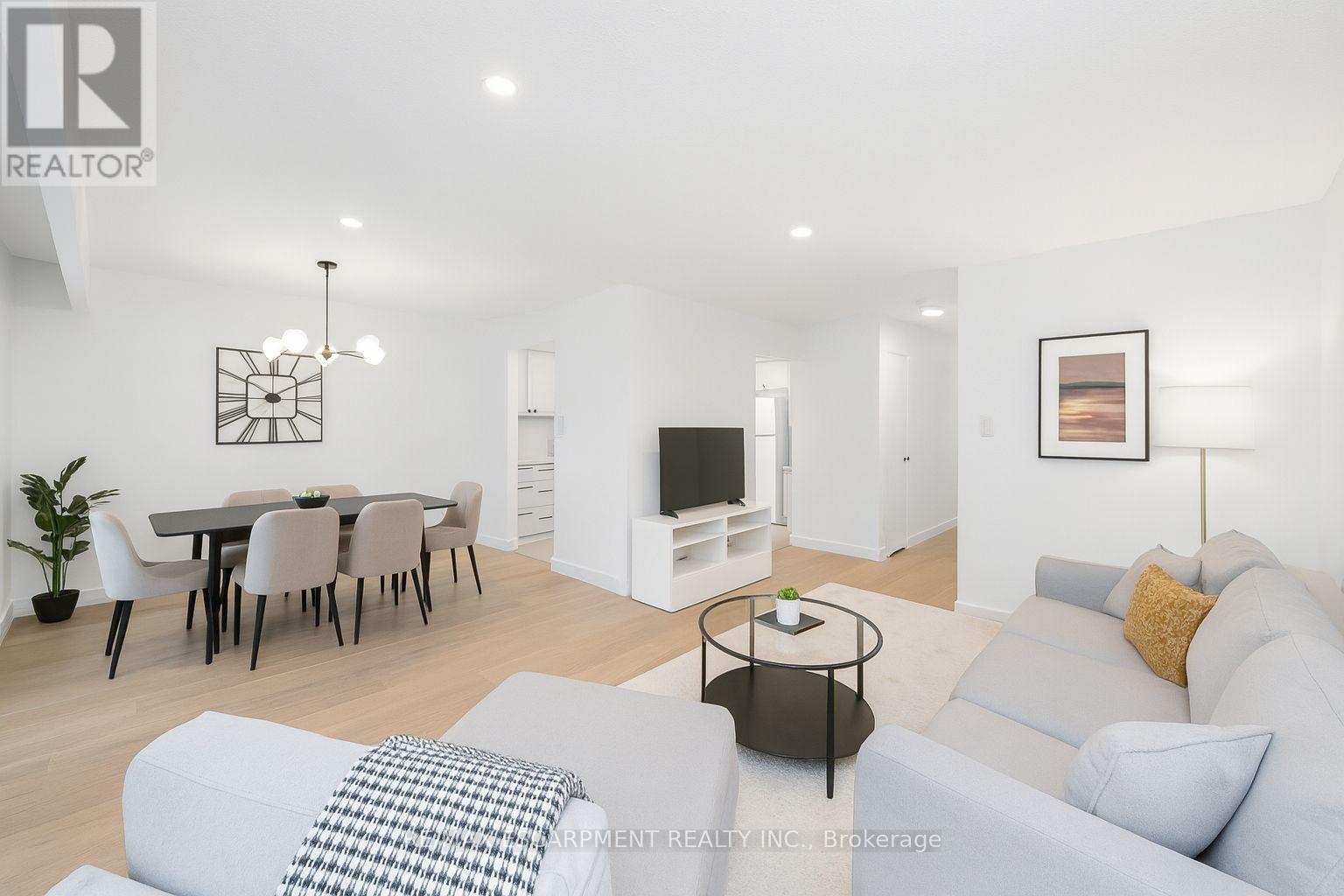 Photo 6 of 21 5017 Pinedale Avenue, Burlington ON