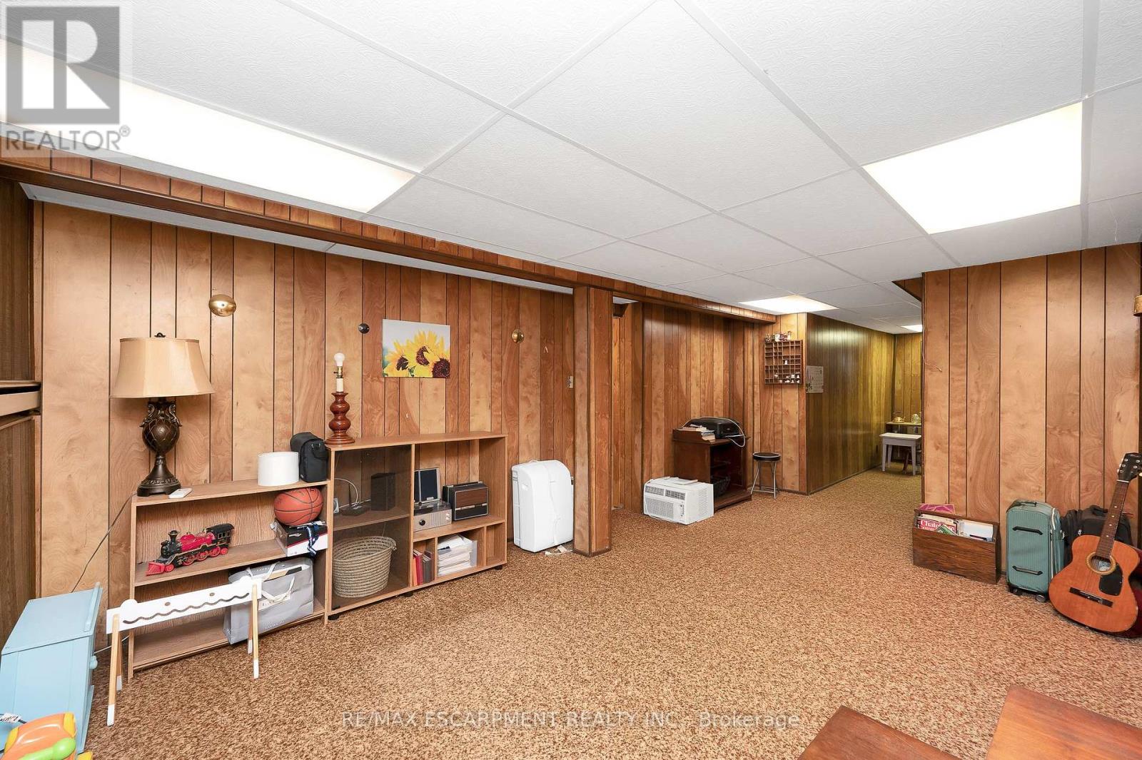 Photo 14 of 21 5017 Pinedale Avenue, Burlington ON