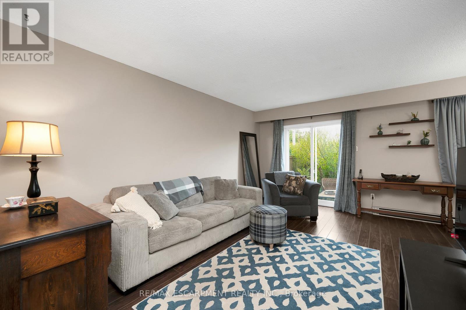 Photo 13 of 21 5017 Pinedale Avenue, Burlington ON