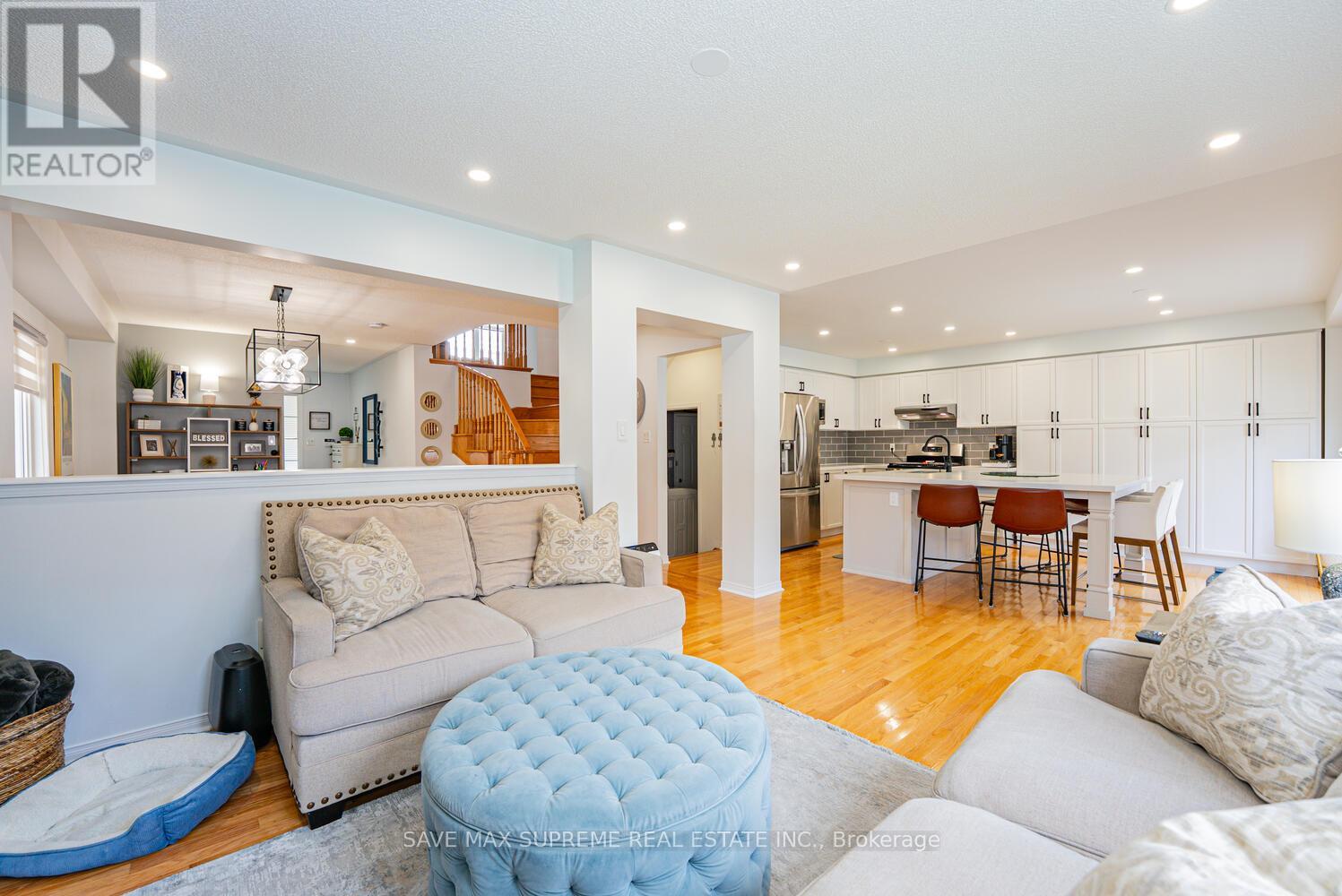 Photo 15 of 24 Silver Egret Road, Brampton ON