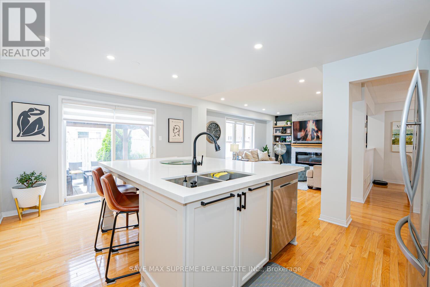 Photo 17 of 24 Silver Egret Road, Brampton ON