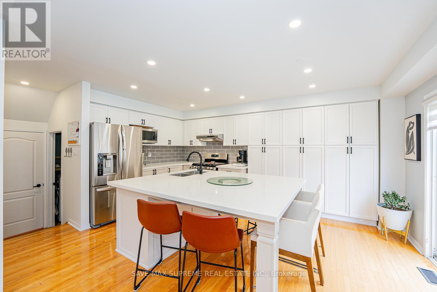 Photo 18 of 24 Silver Egret Road, Brampton ON