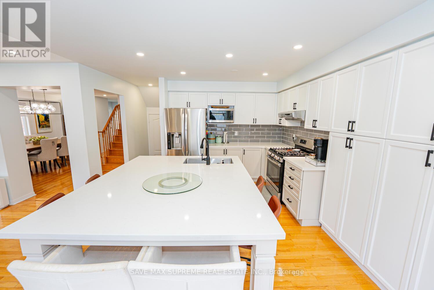 Photo 19 of 24 Silver Egret Road, Brampton ON