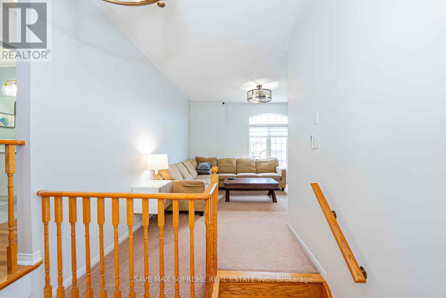 Photo 25 of 24 Silver Egret Road, Brampton ON