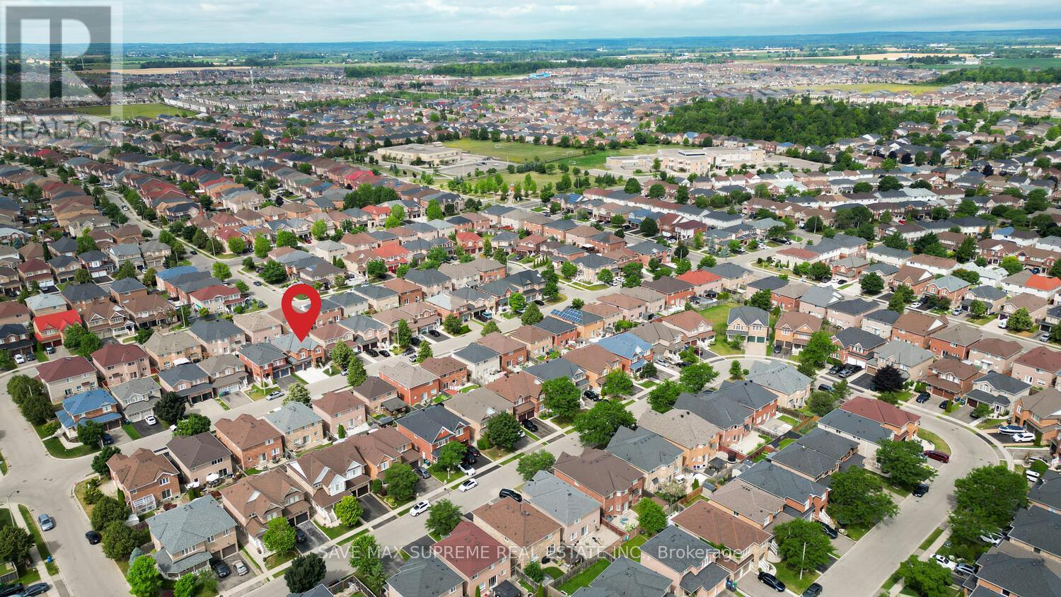 Photo 3 of 24 Silver Egret Road, Brampton ON