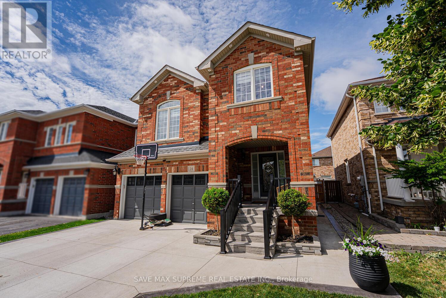 Photo 5 of 24 Silver Egret Road, Brampton ON