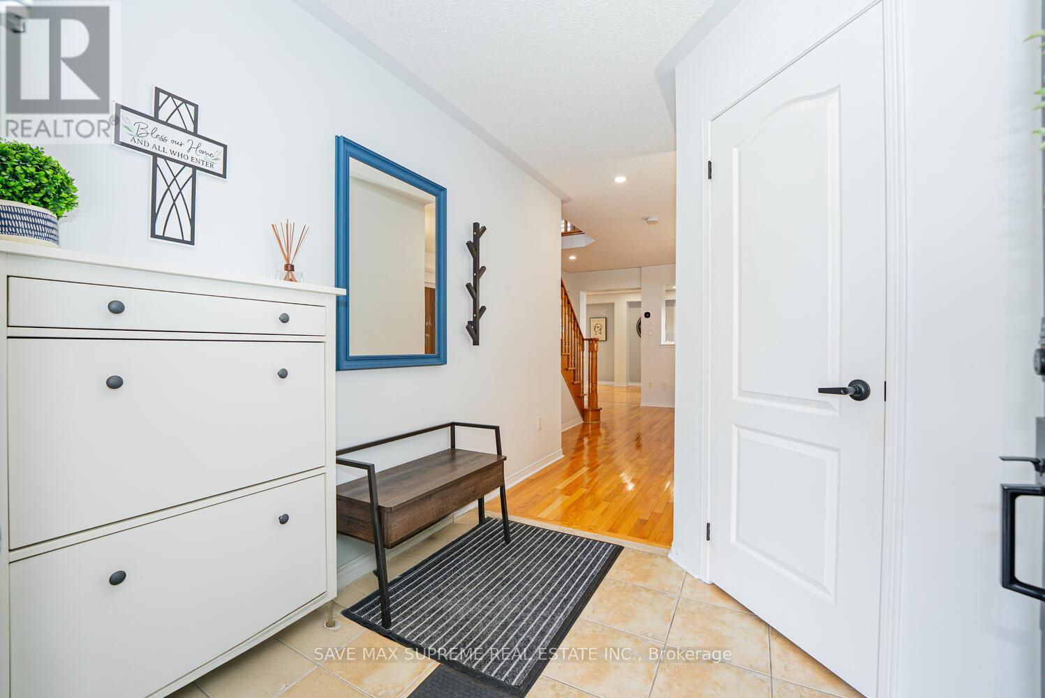 Photo 8 of 24 Silver Egret Road, Brampton ON