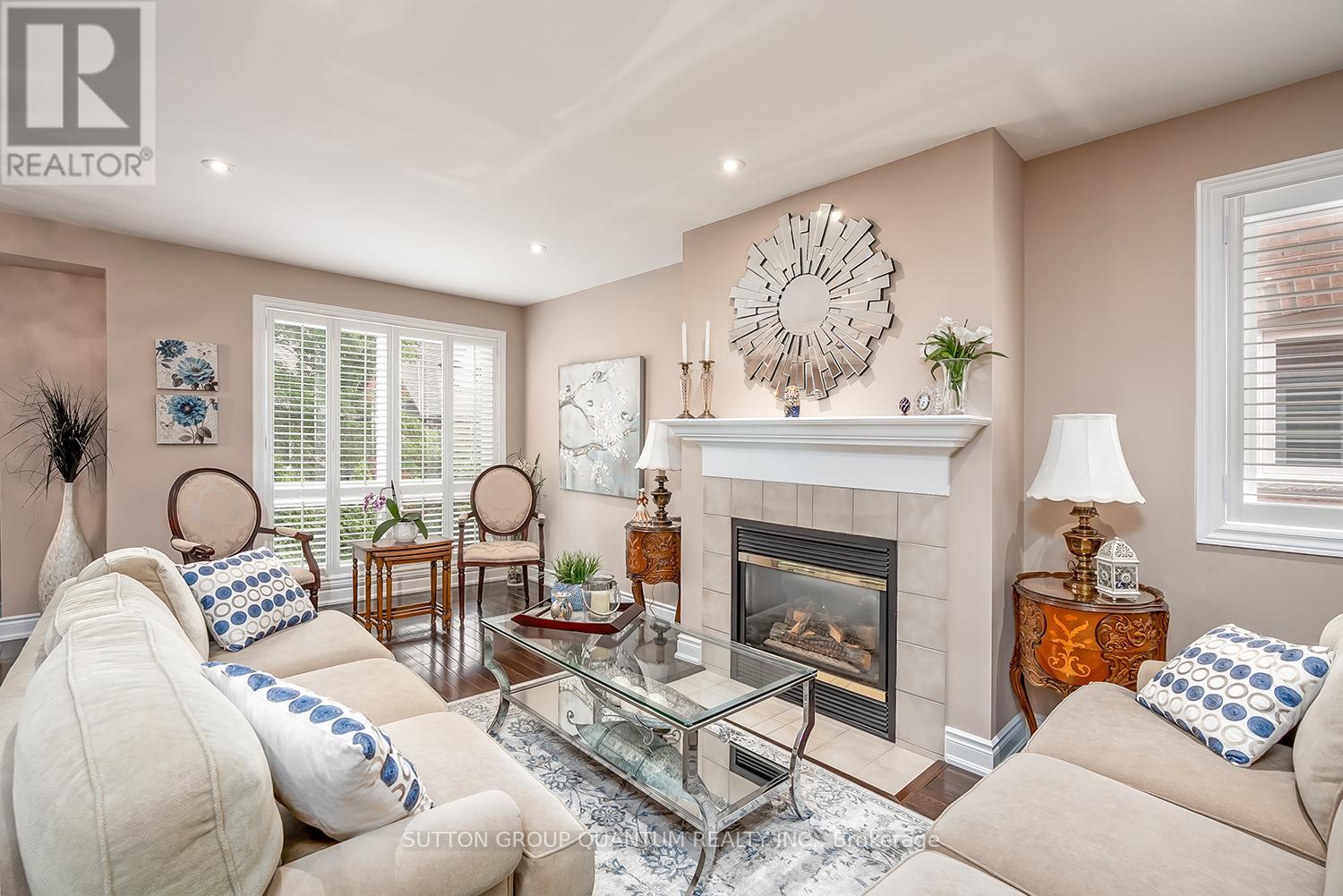 Photo 14 of 35 A 1064 Queen Street W, Mississauga ON