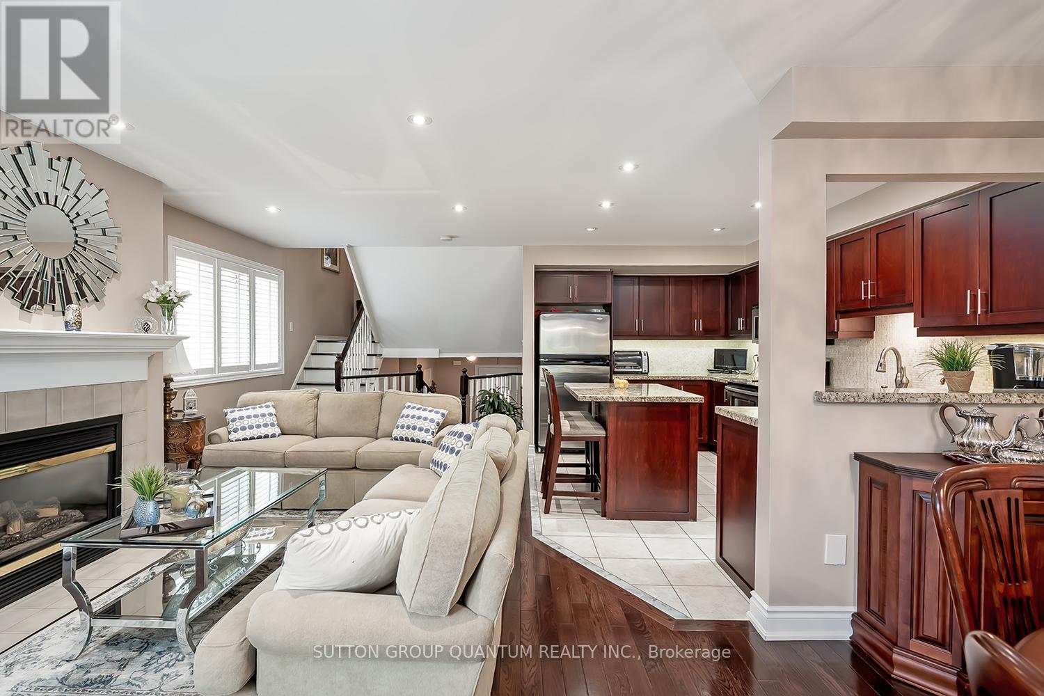 Photo 17 of 35 A 1064 Queen Street W, Mississauga ON