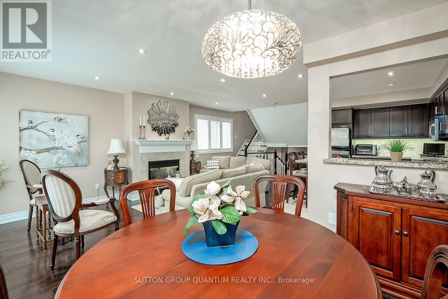 Photo 4 of 35 A 1064 Queen Street W, Mississauga ON