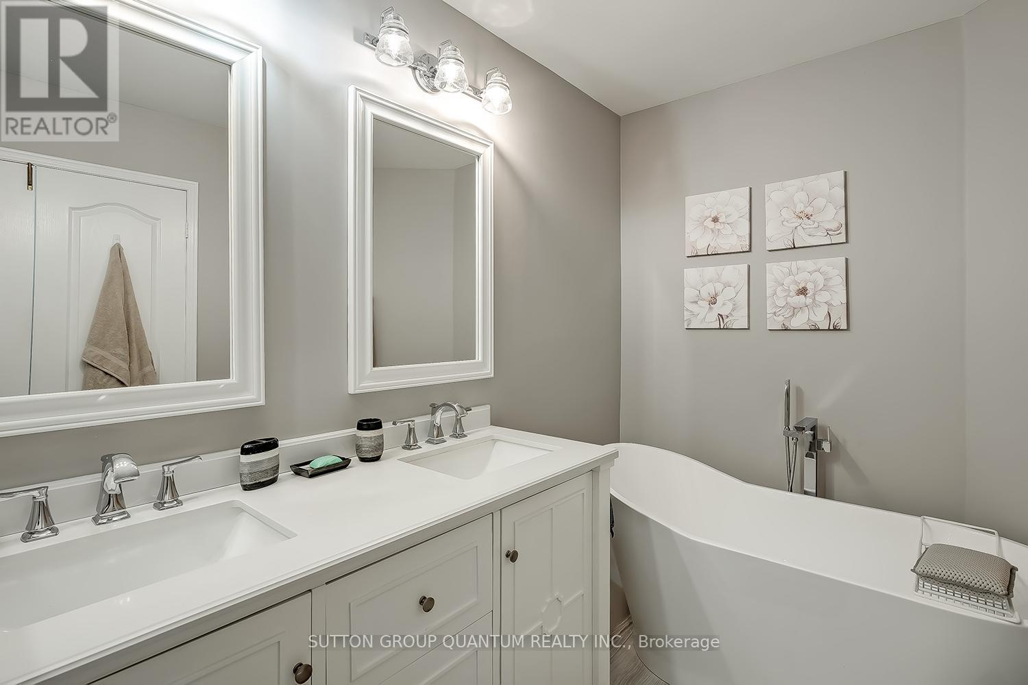 Photo 28 of 35 A 1064 Queen Street W, Mississauga ON