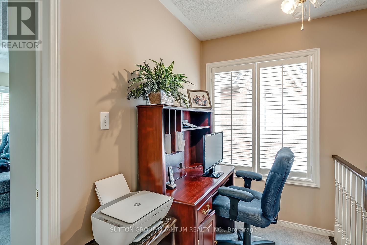 Photo 24 of 35 A 1064 Queen Street W, Mississauga ON