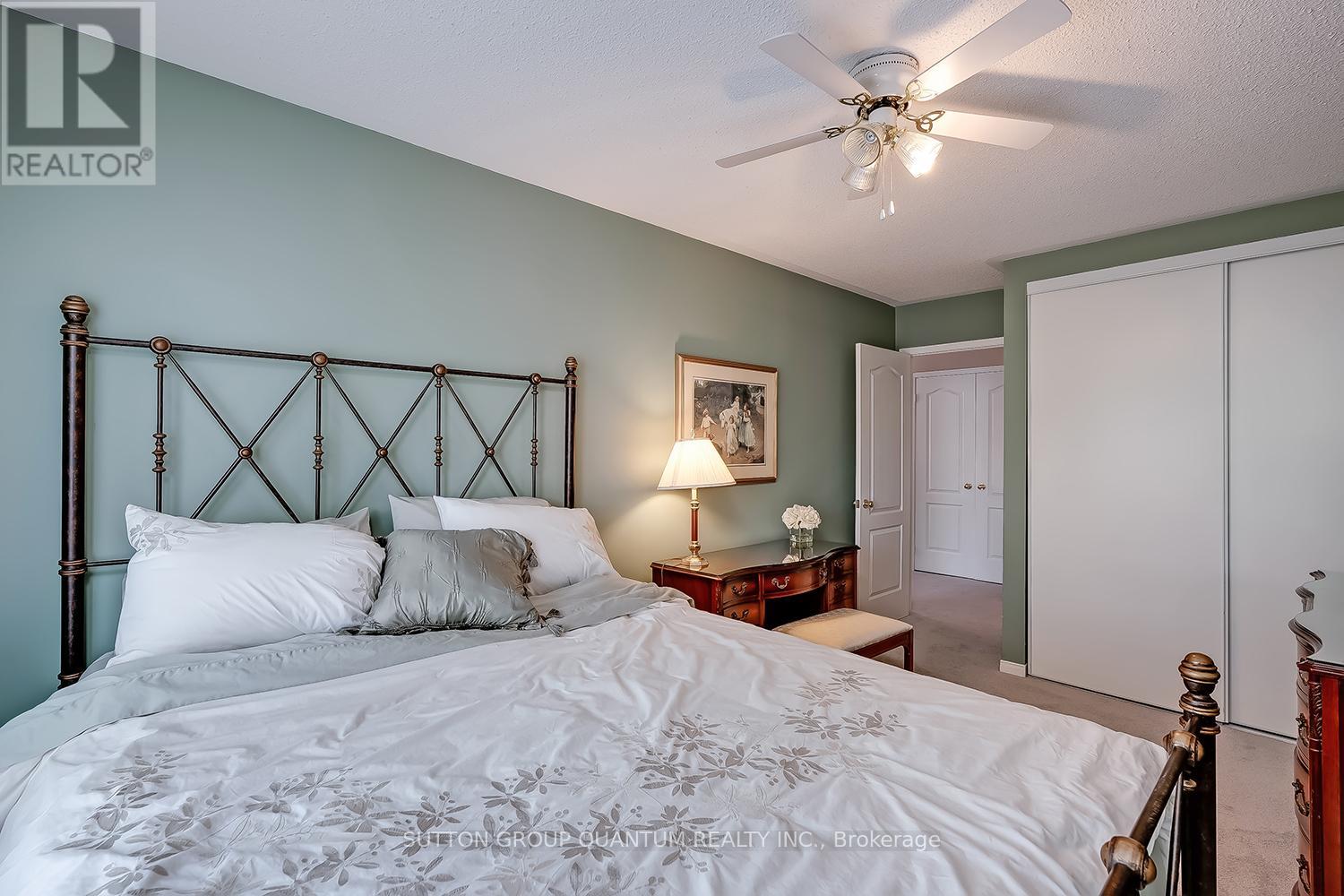 Photo 12 of 35 A 1064 Queen Street W, Mississauga ON