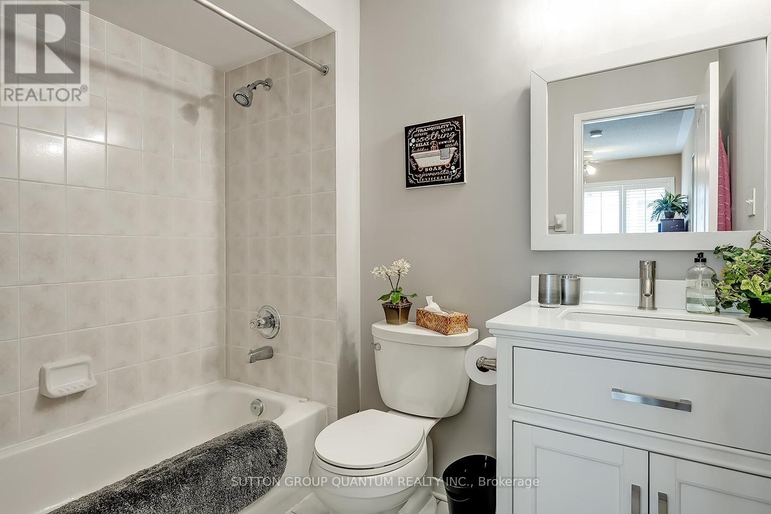Photo 15 of 35 A 1064 Queen Street W, Mississauga ON