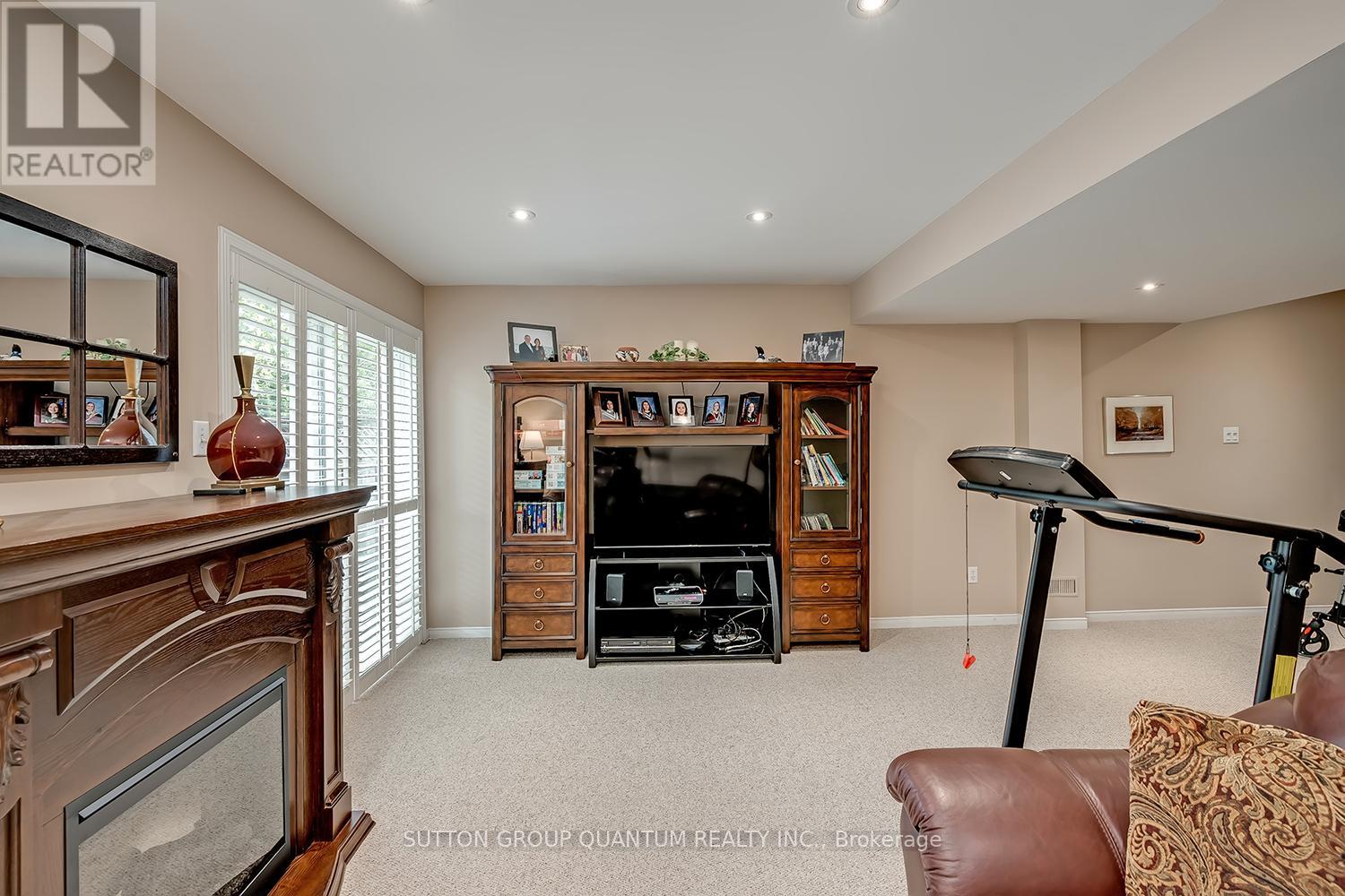 Photo 19 of 35 A 1064 Queen Street W, Mississauga ON