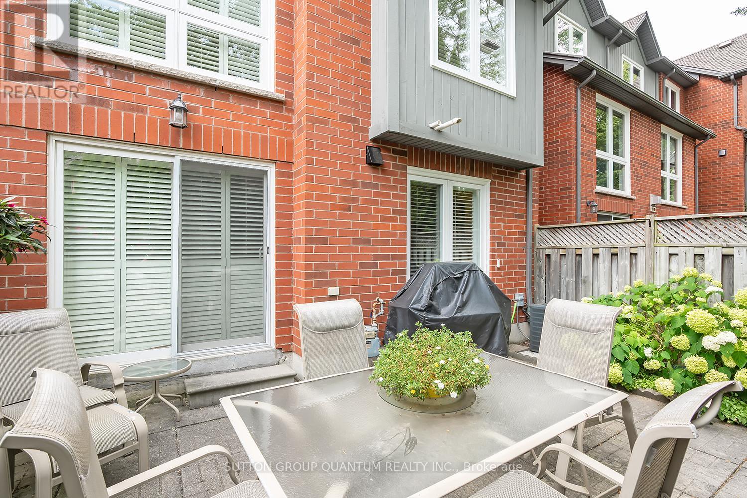 Photo 18 of 35 A 1064 Queen Street W, Mississauga ON