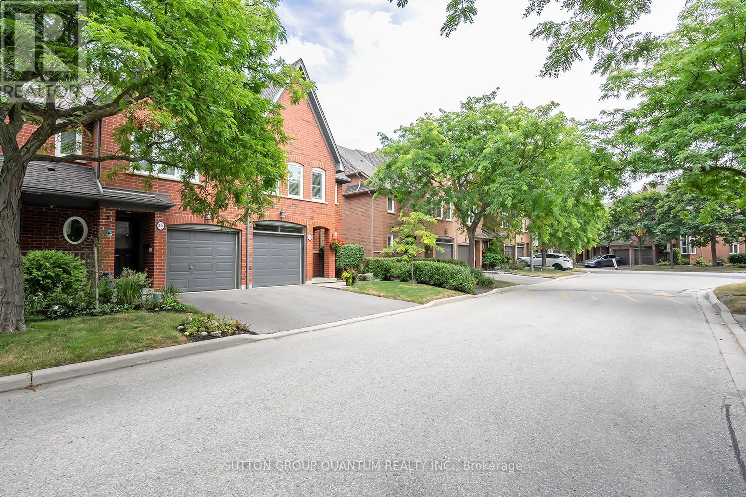 Photo 40 of 35 A 1064 Queen Street W, Mississauga ON