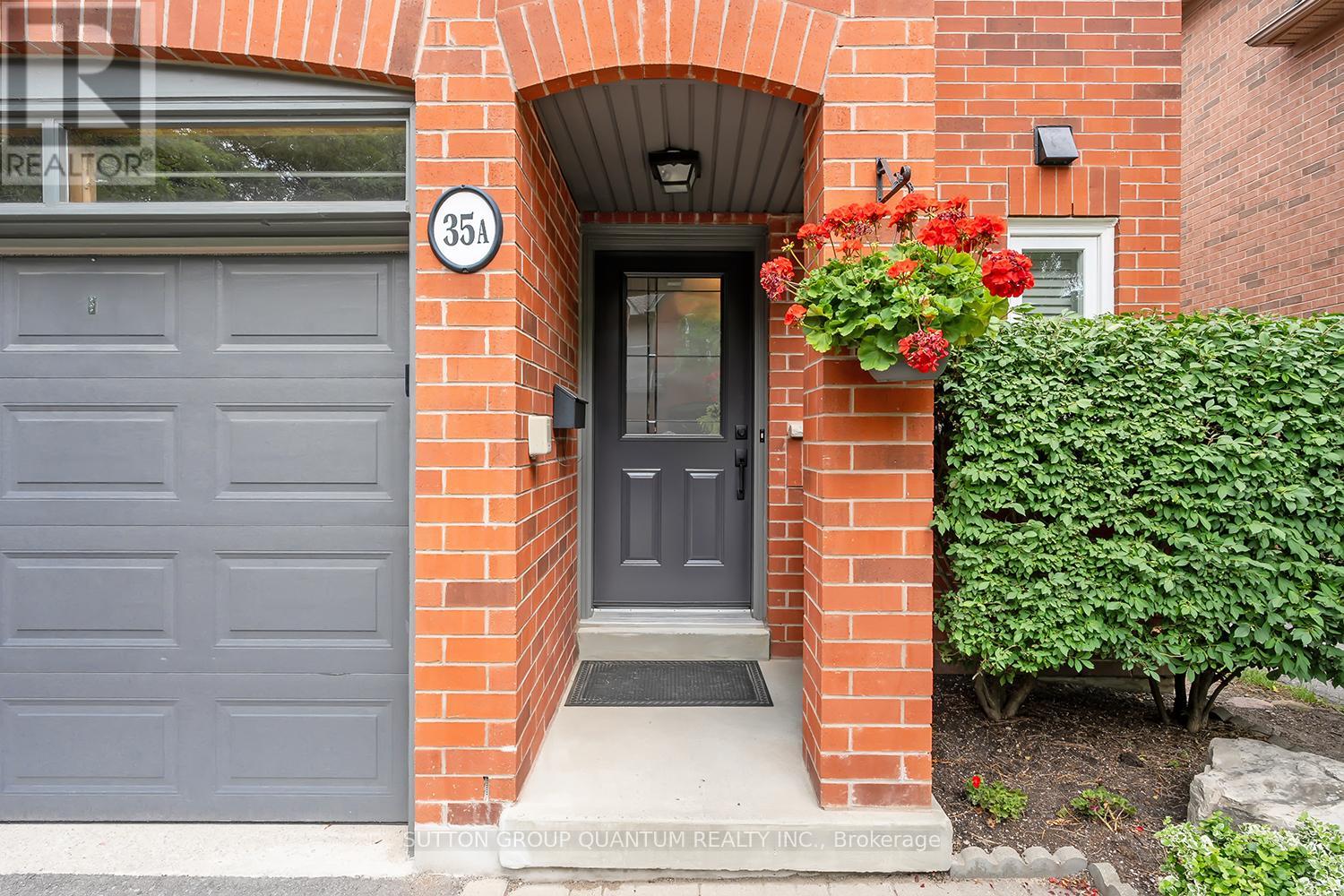 Photo 22 of 35 A 1064 Queen Street W, Mississauga ON