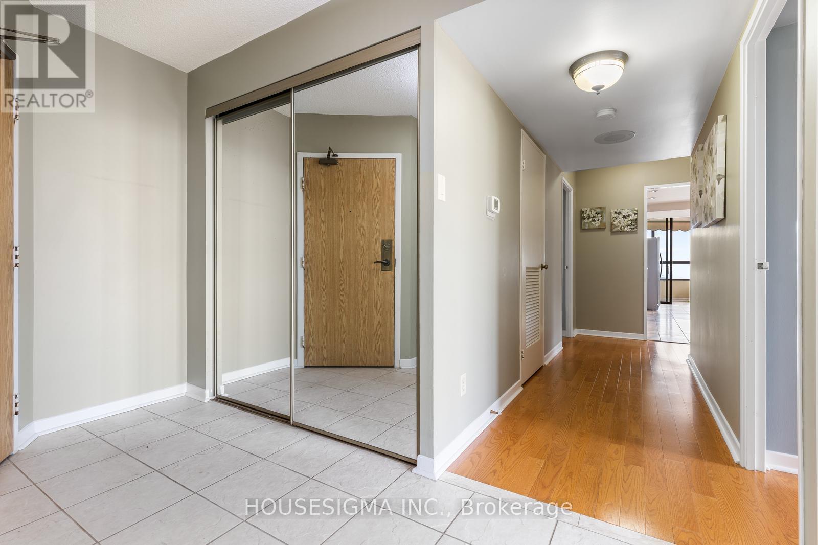 Photo 12 of 2010 1300 Bloor Street, Mississauga ON