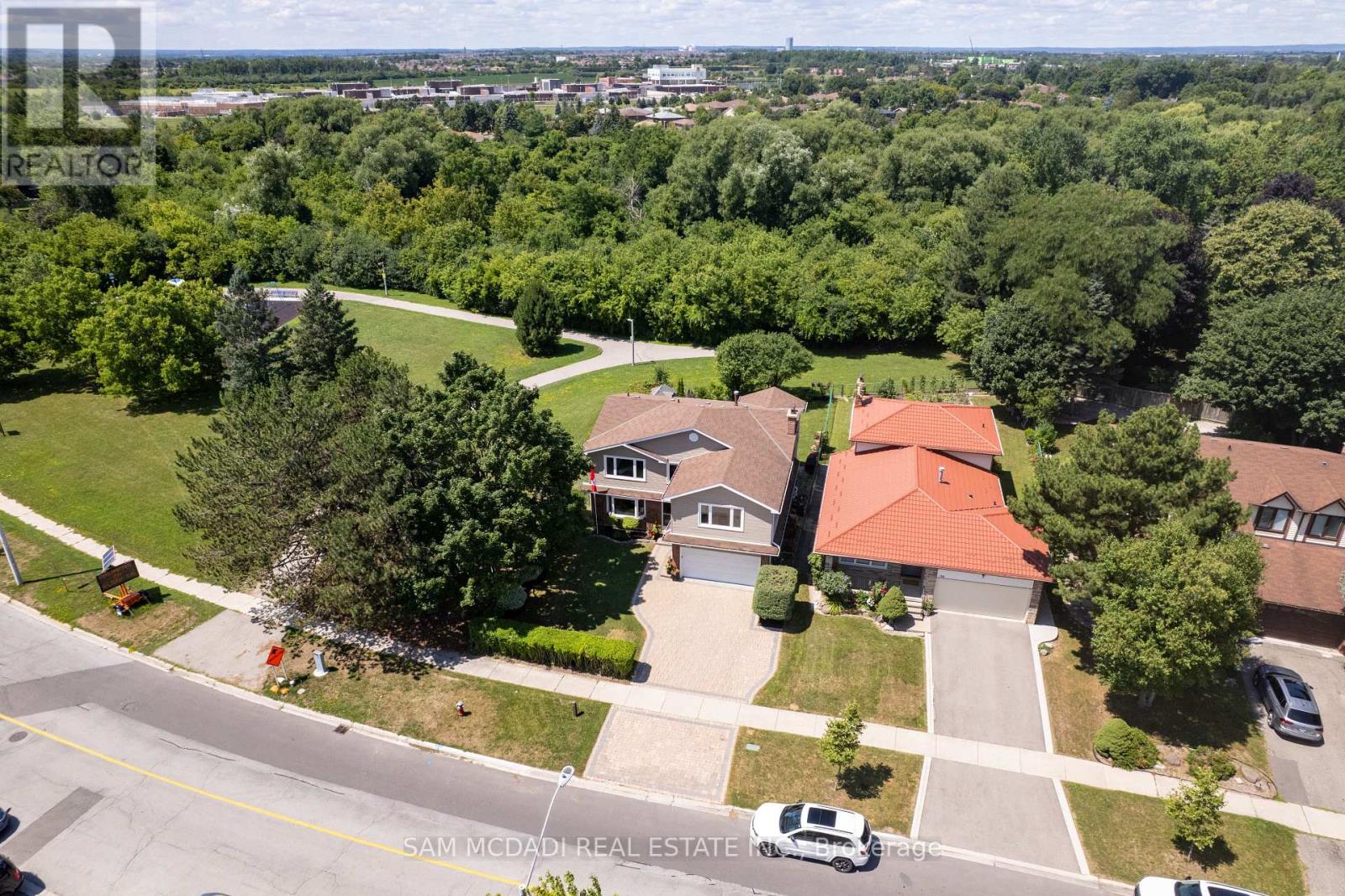 Photo 1 of 138 Elgin Drive, Brampton ON