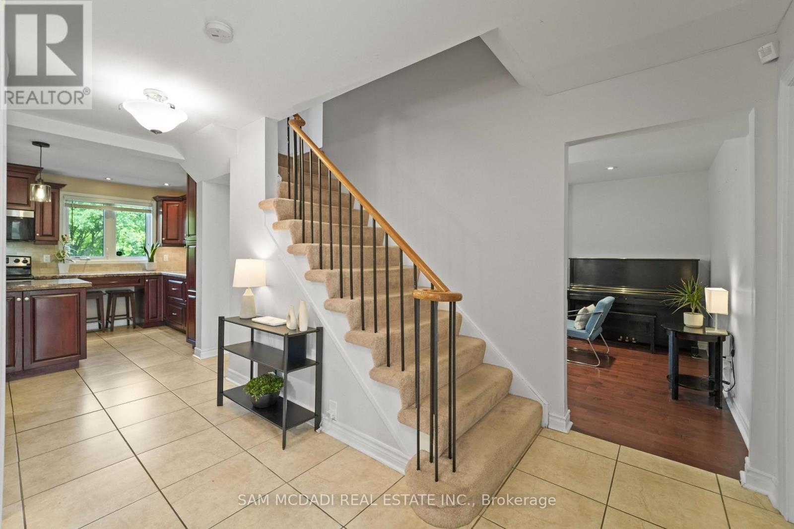 Photo 20 of 138 Elgin Drive, Brampton ON