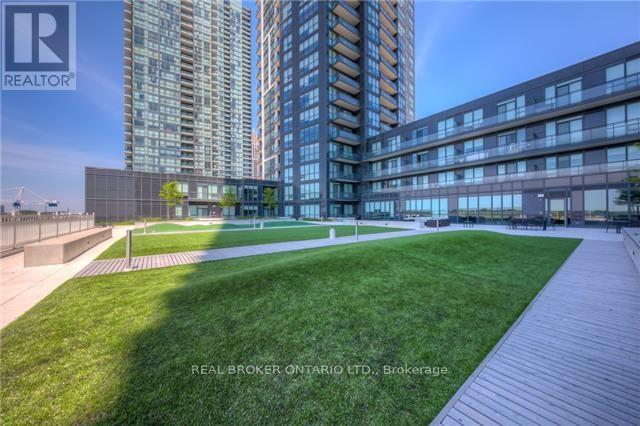Photo 9 of 1604 4011 Brickstone Mews, Mississauga ON