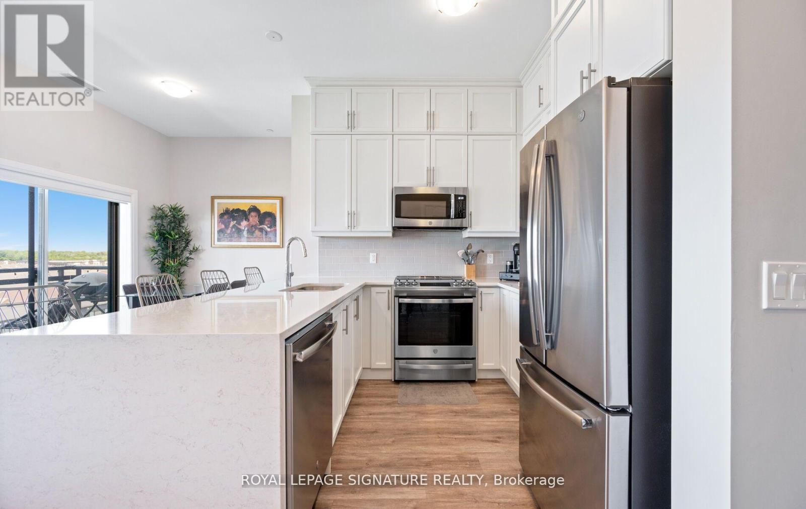 Photo 32 of 629 102 Grovewood Common, Oakville ON